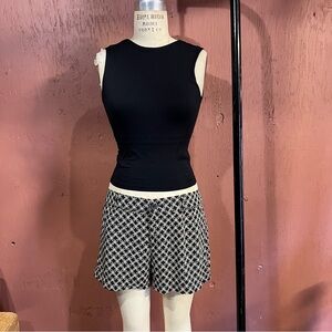 Banana Republic Black and White Women's Shorts